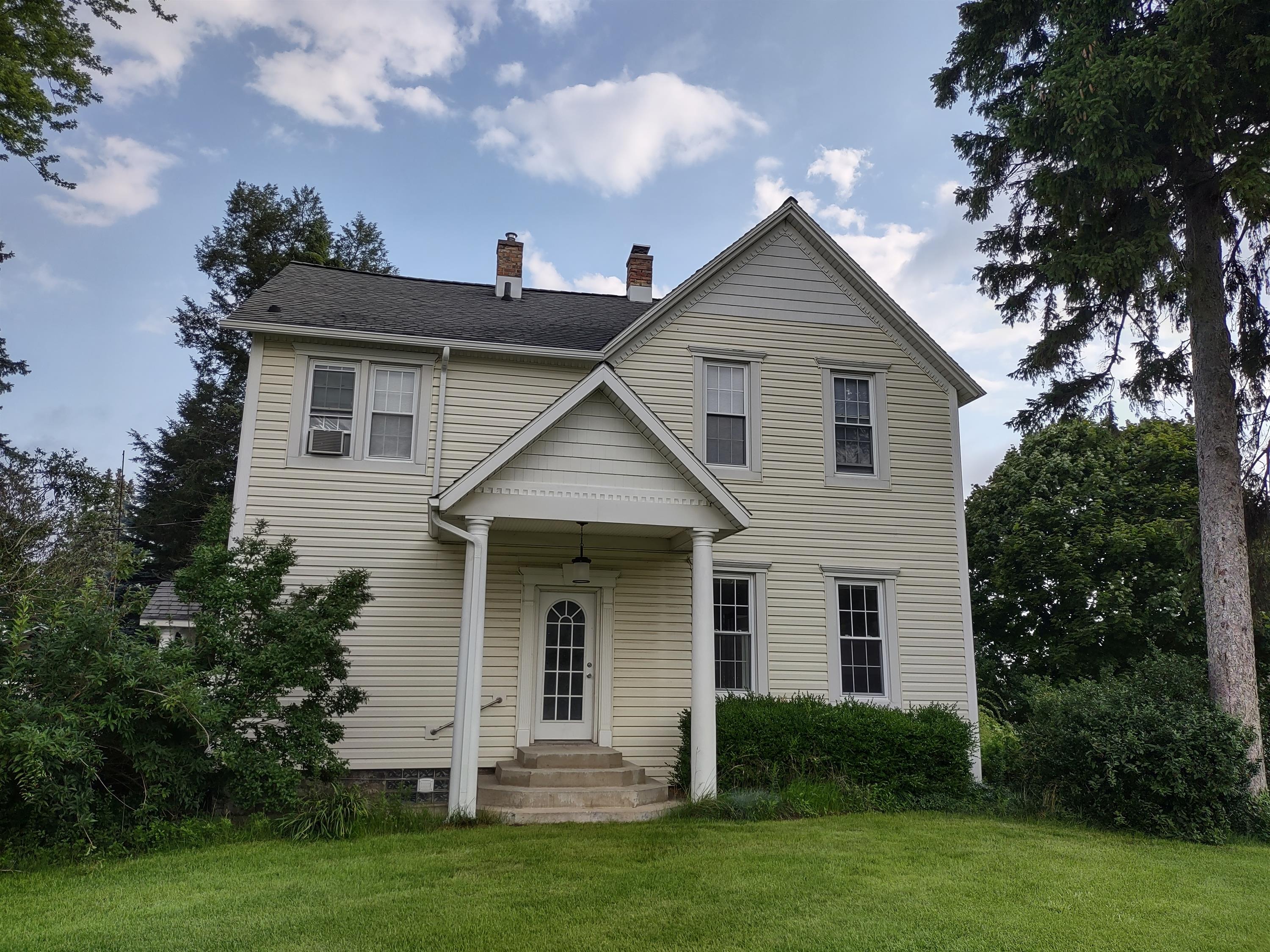 569 Myrtle Ave - L